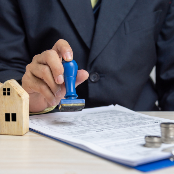 Indian entrepreneur working on business plan